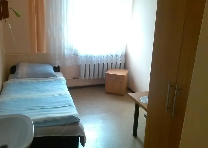 Pod Zielonym Kogutem Hostel *