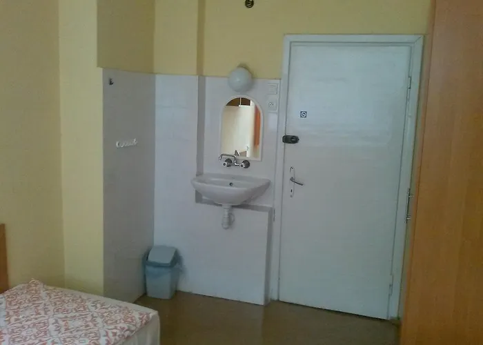 Pod Zielonym Kogutem *